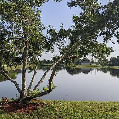 Port Saint Lucie A Little Piece Of Heaven- Peaceful Lake View Apartment- 1 Min From I95 And Turnpike Port St. Lucie Εξωτερικό φωτογραφία
